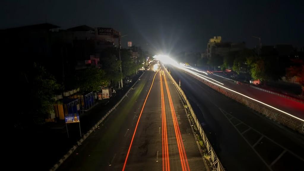 People spend anxious night amid blackout in several Punjab districts